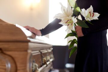 Bestattungs­pflicht – Wer zahlt die Bestattung?